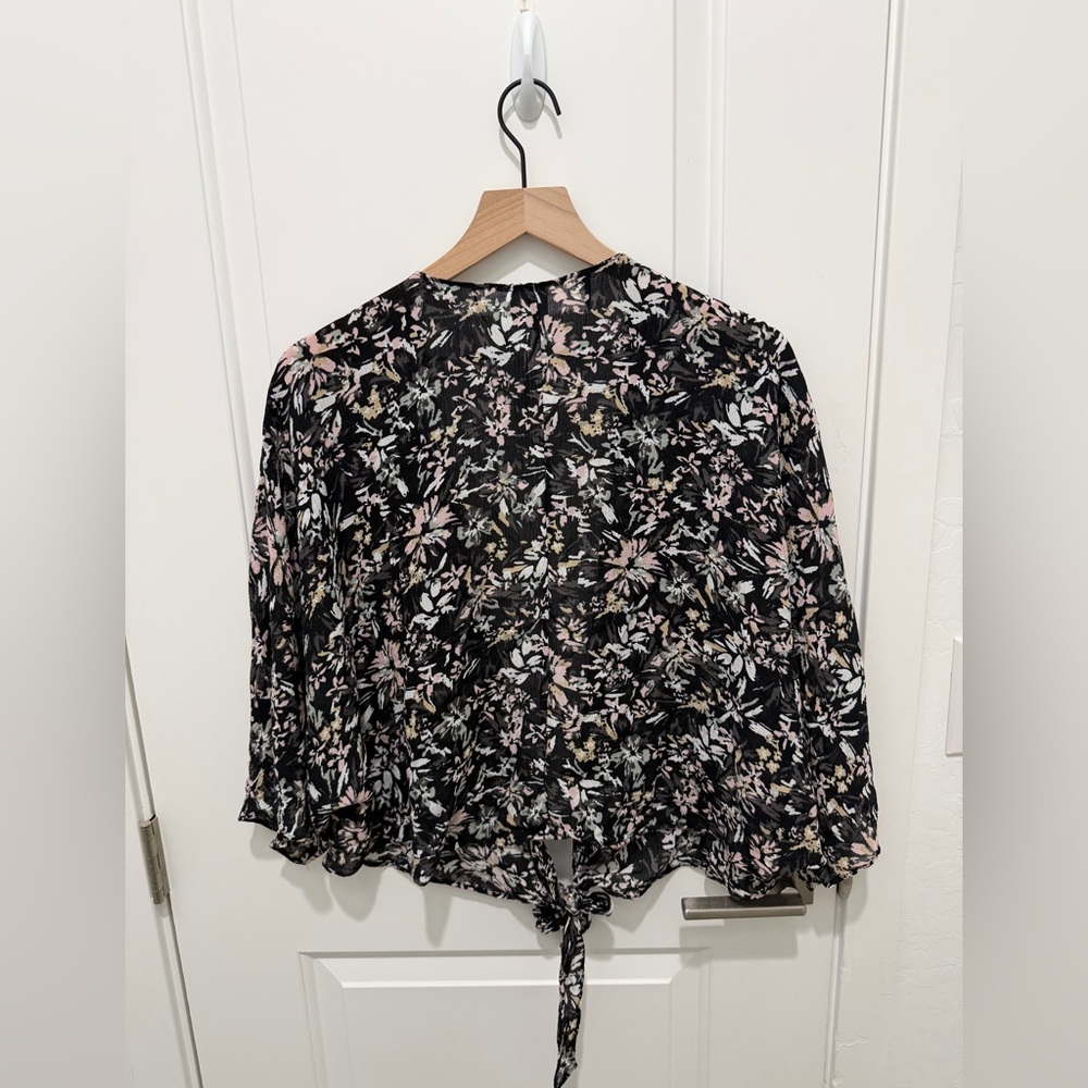 Sonoma Women’s Crop Floral Shawl - Picture 3 of 6